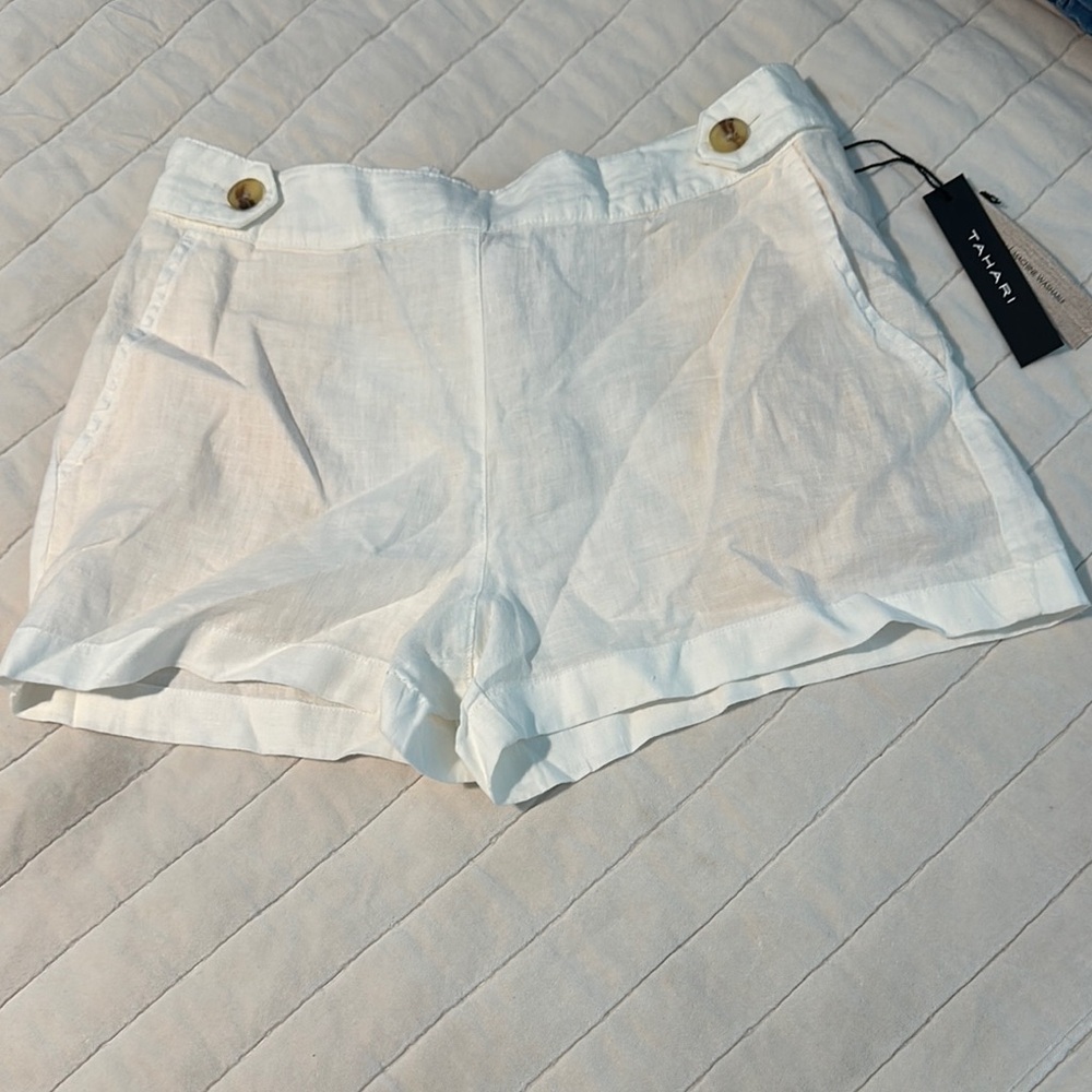 Tahari White Women's Shorts